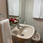 奥维特恩斯酒店 酒店 *