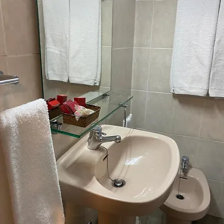Ovetense Hotell *
