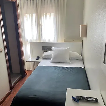 Szálloda Ovetense Oviedo
